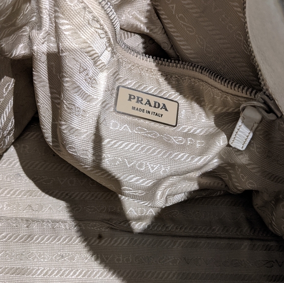 Authentic Prada white shoulder bag - Picture 5 of 7